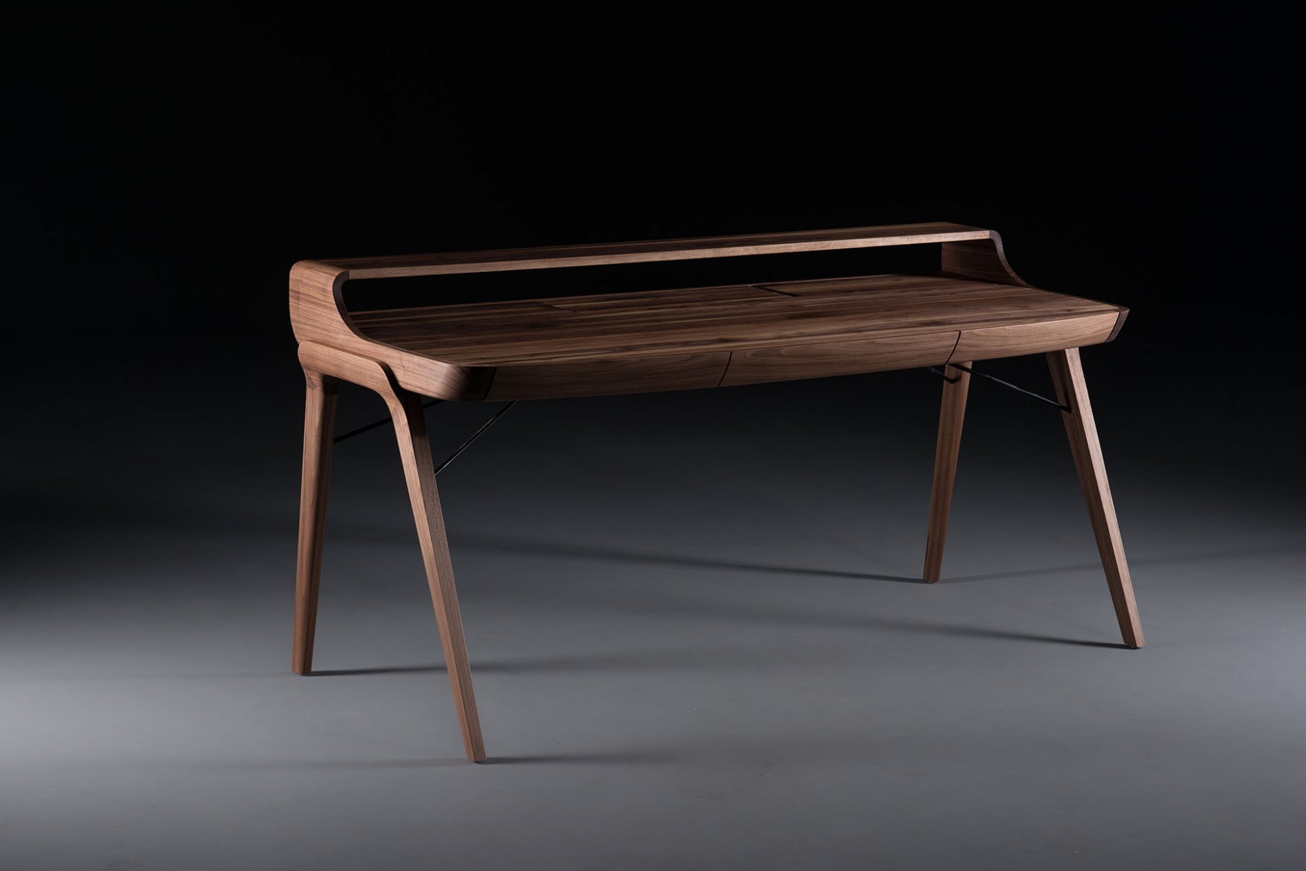 Desk walnut, Artisan