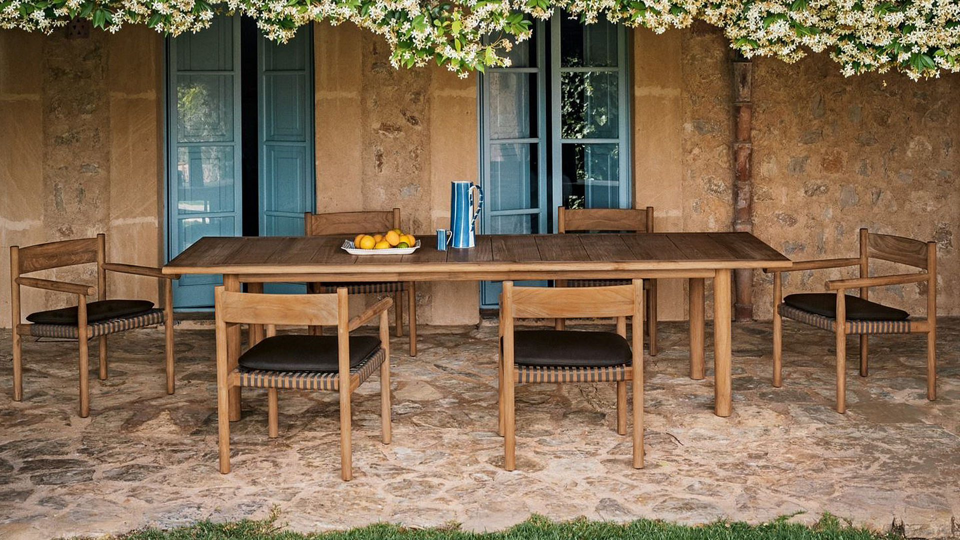 Tibbo dining collection, dedon