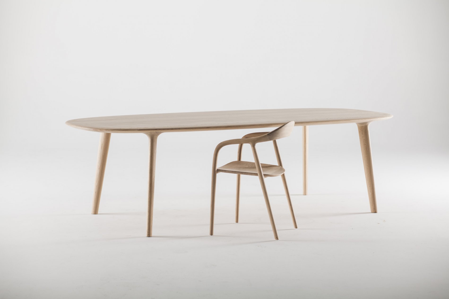 neva chair and luc table in oak