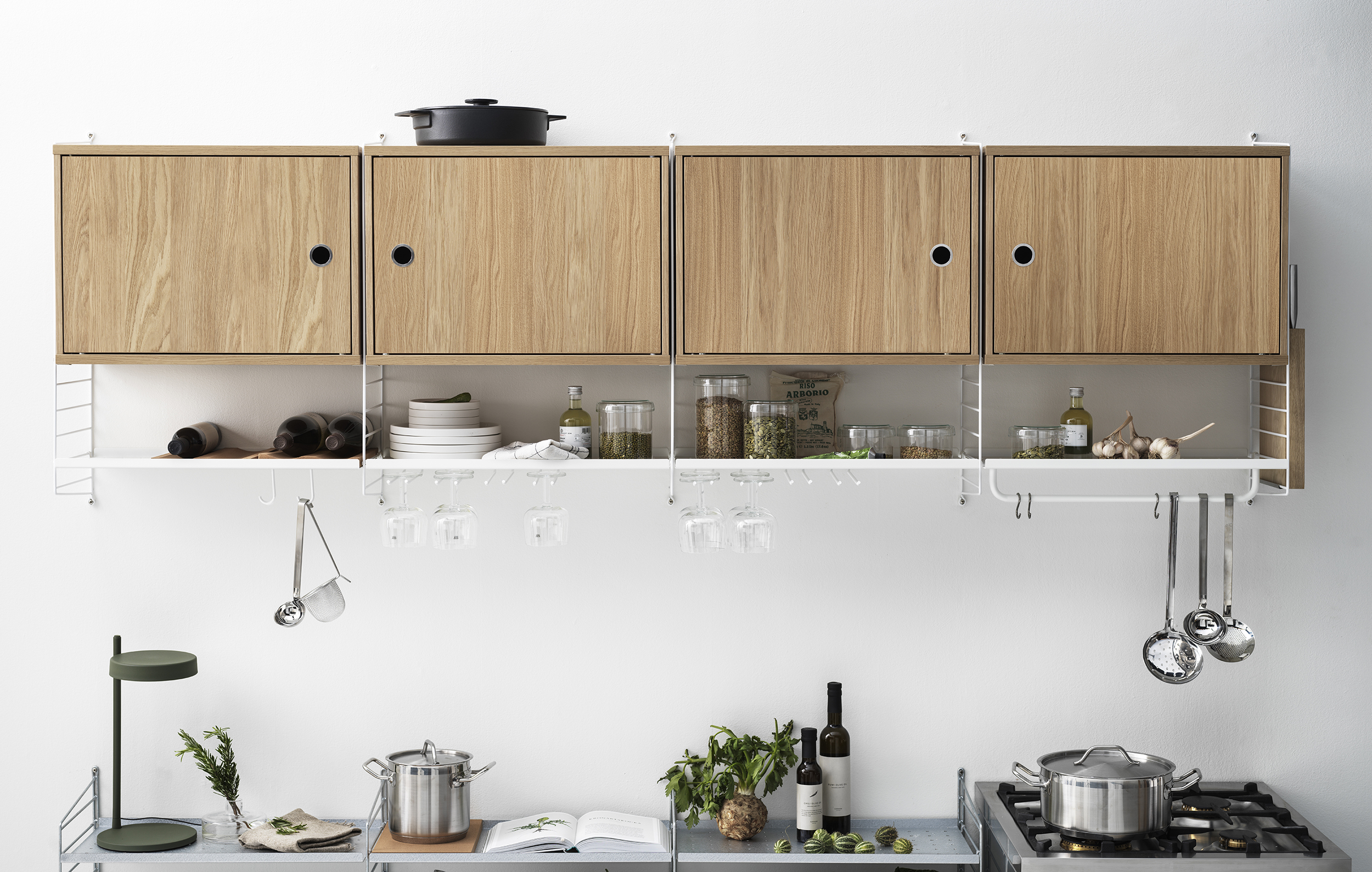 solution-string-system-kitchen-white-oak-accessories-5_landscape